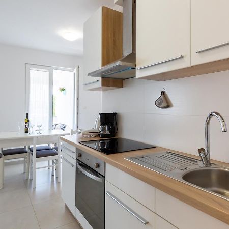 Amoroso Apartment 200M From Sea بوريتش المظهر الخارجي الصورة