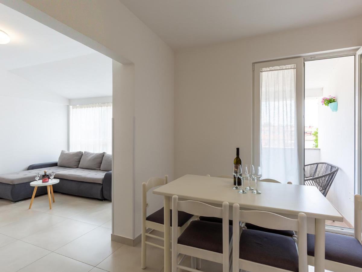 Amoroso Apartment 200M From Sea بوريتش المظهر الخارجي الصورة