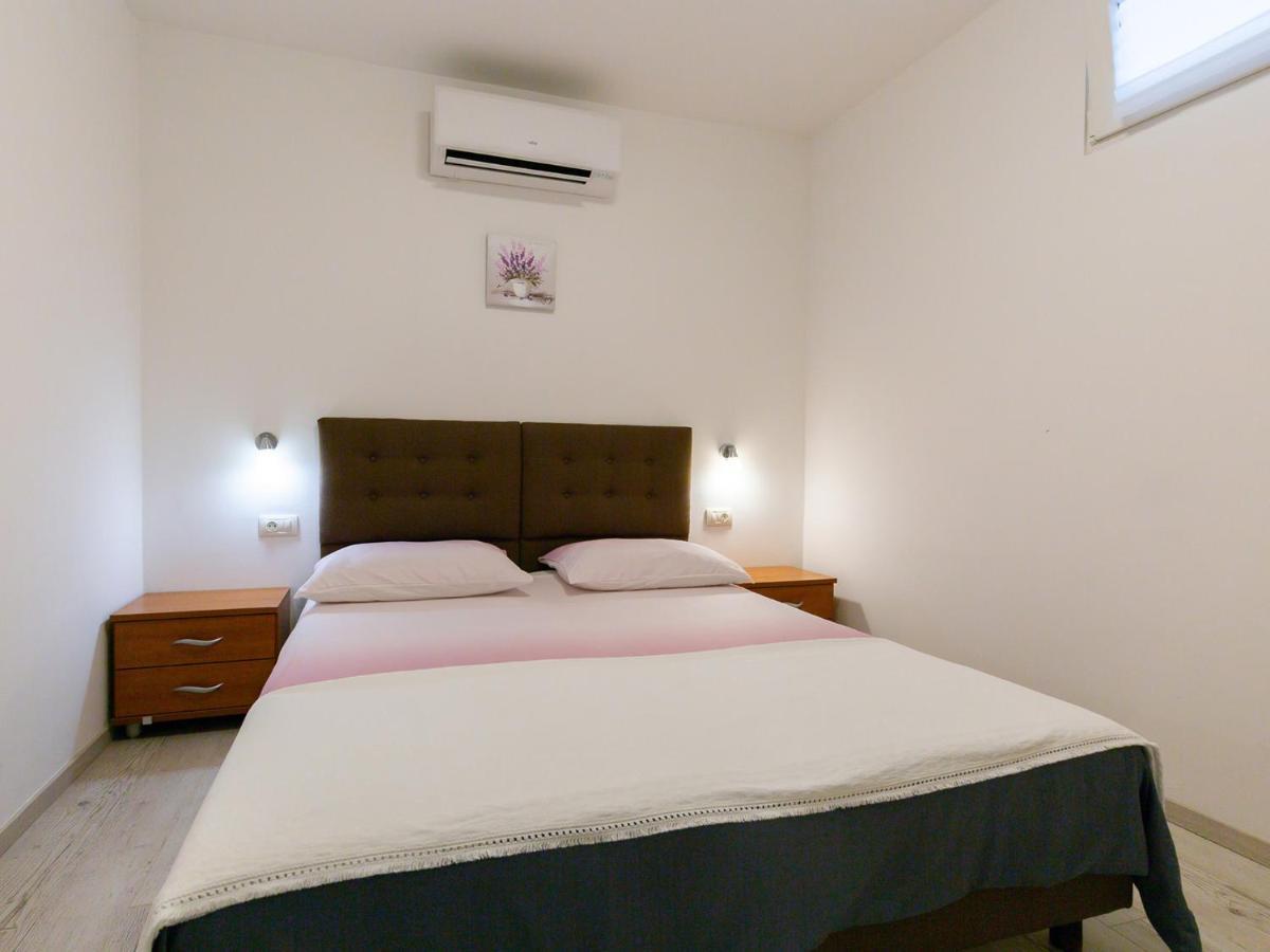 Amoroso Apartment 200M From Sea بوريتش المظهر الخارجي الصورة