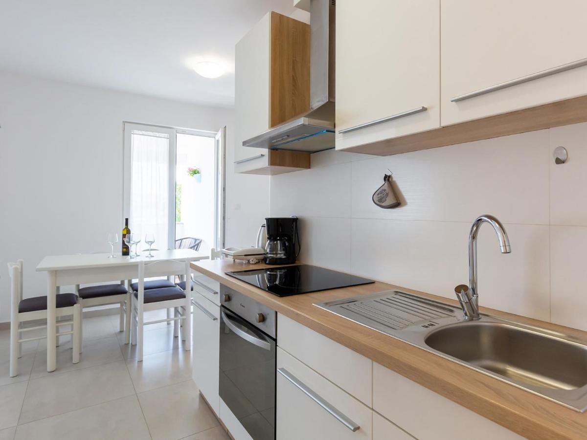 Amoroso Apartment 200M From Sea بوريتش المظهر الخارجي الصورة