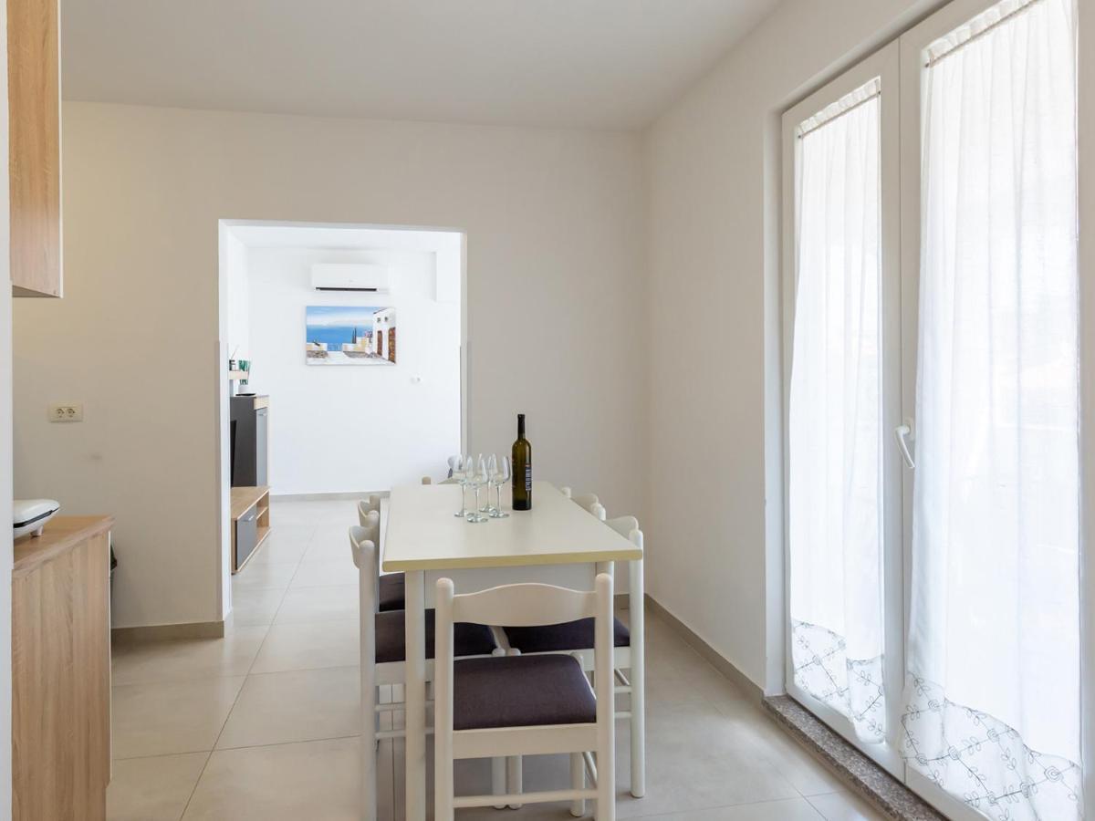 Amoroso Apartment 200M From Sea بوريتش المظهر الخارجي الصورة