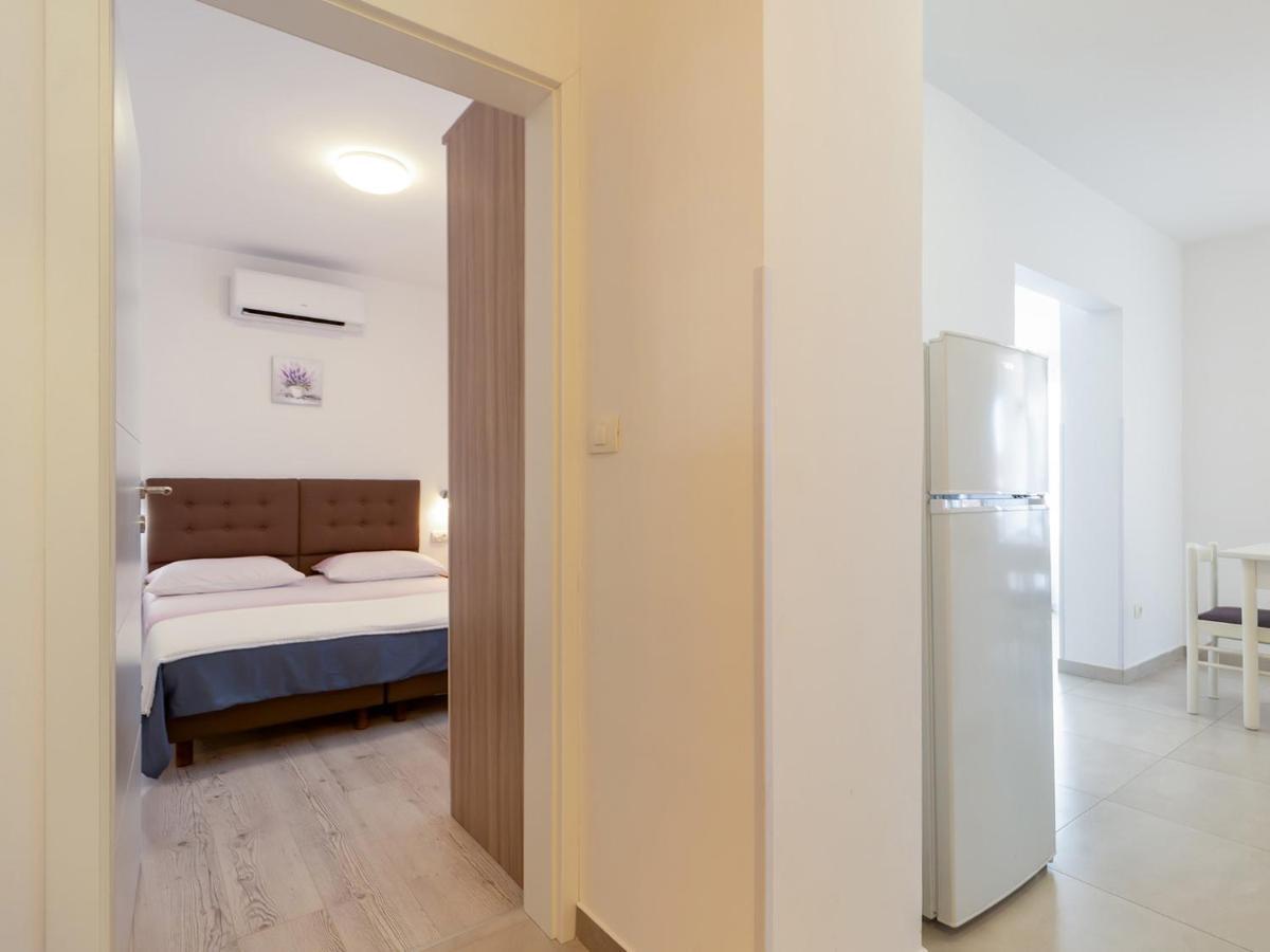 Amoroso Apartment 200M From Sea بوريتش المظهر الخارجي الصورة