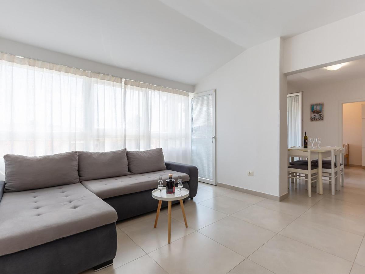 Amoroso Apartment 200M From Sea بوريتش المظهر الخارجي الصورة